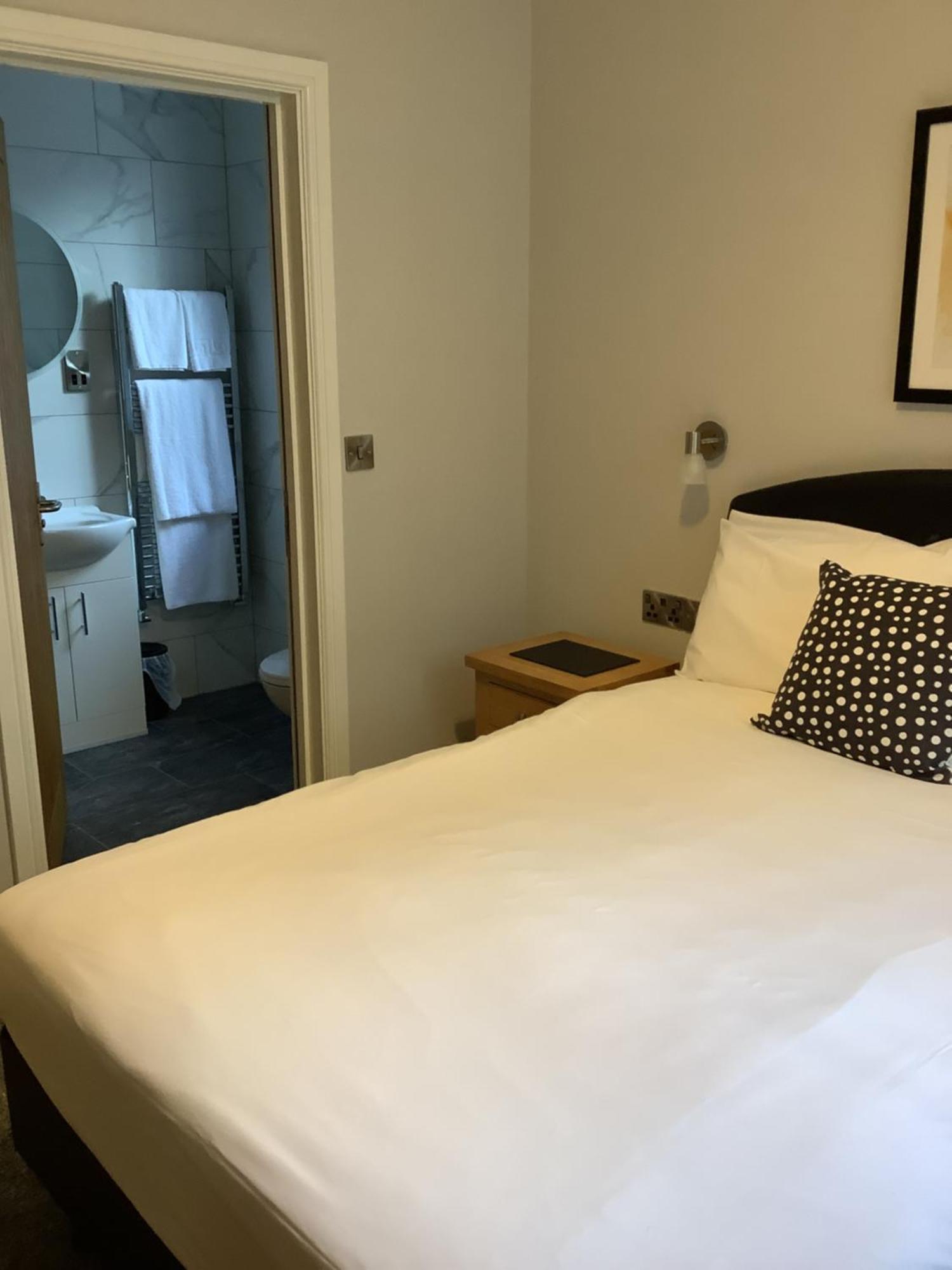 Jeffersons Abbey Road Serviced Apartments (Adults Only) Barrow-in-Furness Exteriör bild